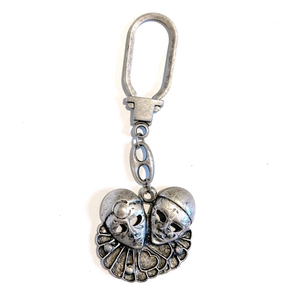 Vintage Harlequin Clown Masques Masks Shaped Metal Keychain Silver Tone Theatre - Picture 2 of 8